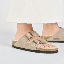 Load image into Gallery viewer, Birkenstock Arizona Shearling