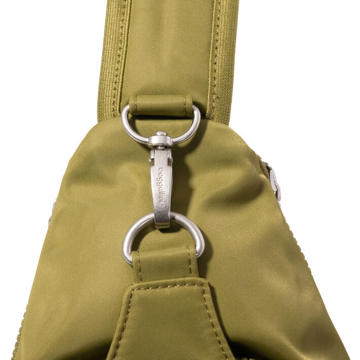 Baggallini Central Park Sling