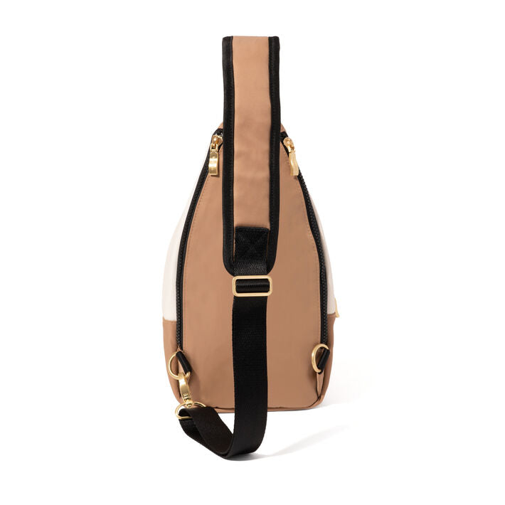 Baggallini Central Park Sling