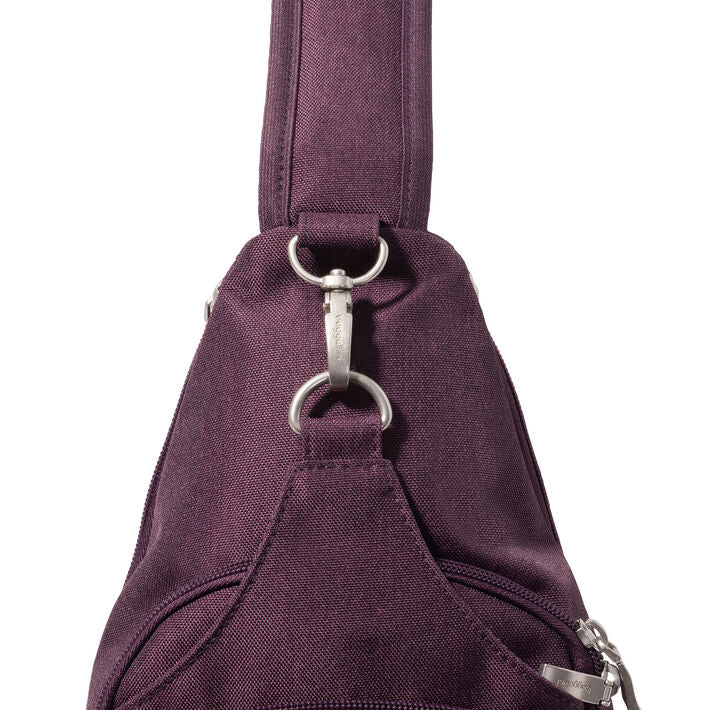 Baggallini Central Park Sling