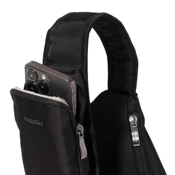 Baggallini Central Park Large Sling