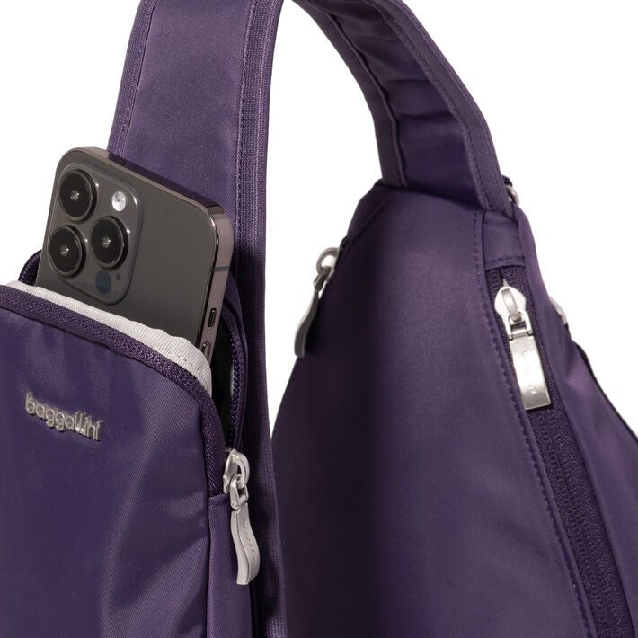 Baggallini Central Park Large Sling