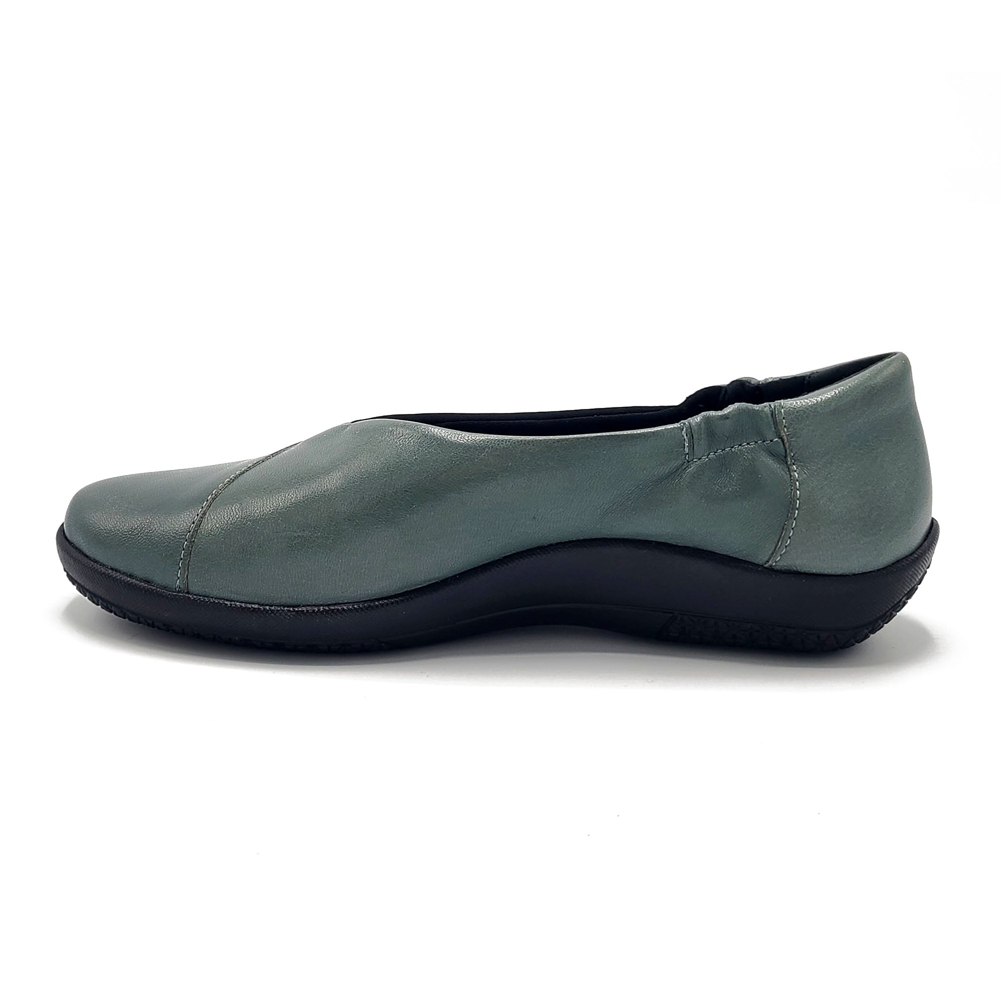 Sole Terra Camdyn Flat 2