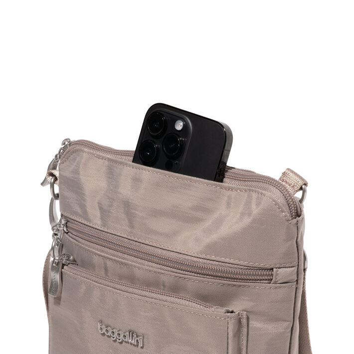 Baggallini Modern Pocket Crossbody