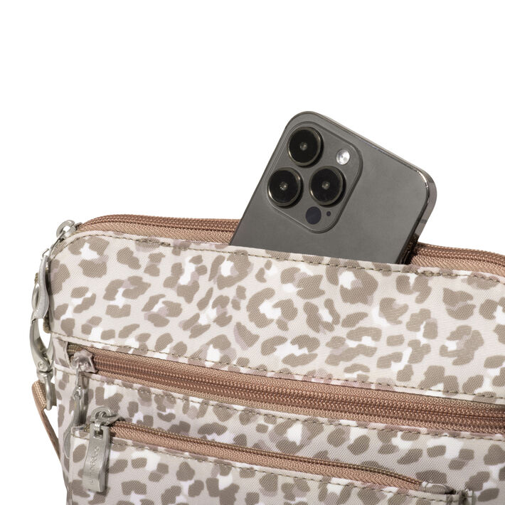 Baggallini Modern Pocket Crossbody